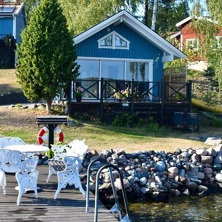 Sjoestuga/Gaesthus I Skaergarden. Akersberga Luaran gambar