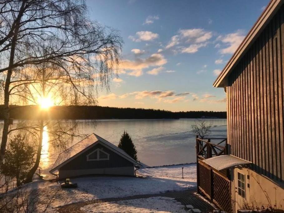 Sjoestuga/Gaesthus I Skaergarden. Akersberga Luaran gambar